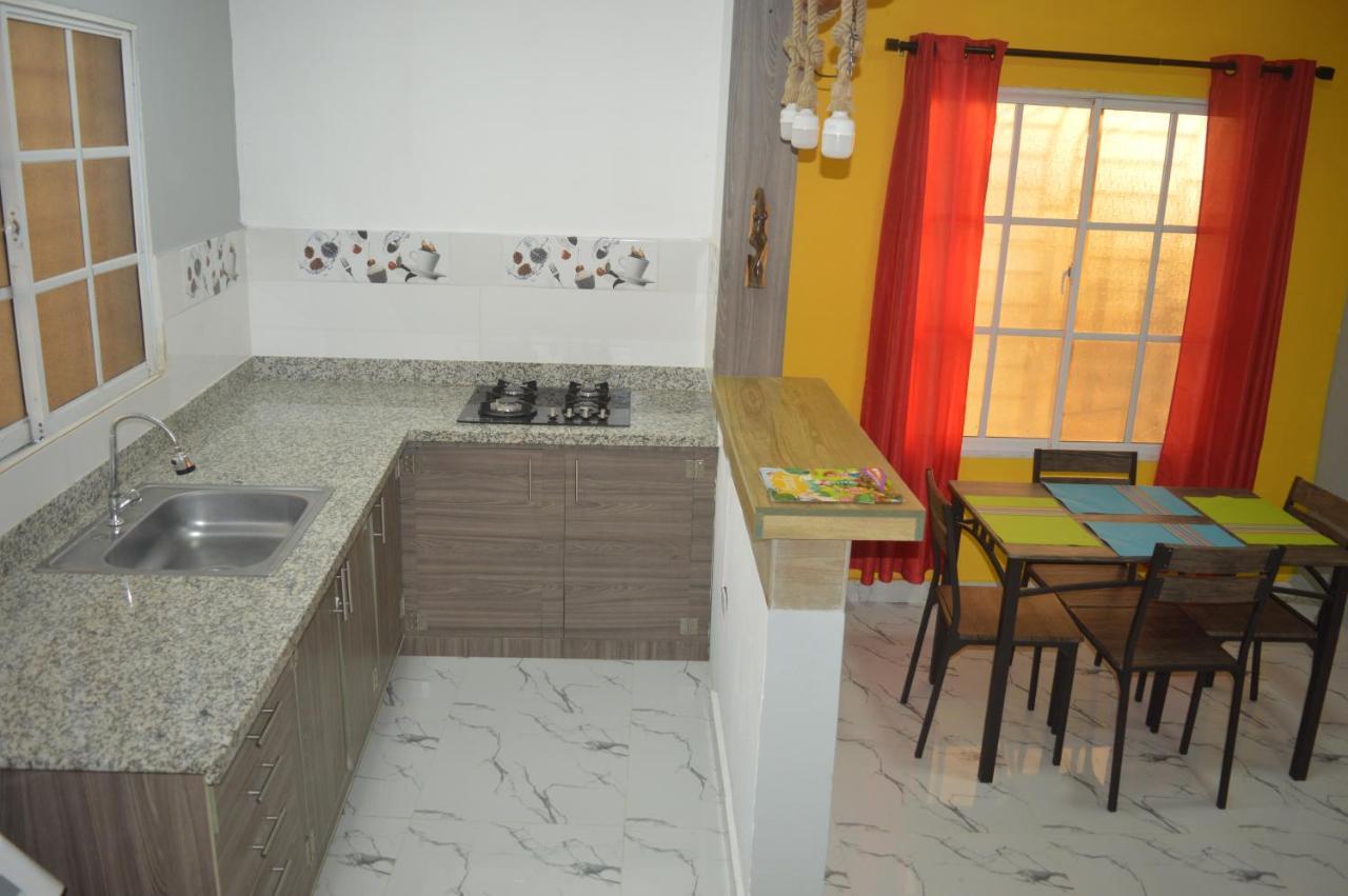 Apartamento Amueblado Caribe, Santo Domingo A 10 Minutos Del Aeropuerto Internacional De Las Americas Ngoại thất bức ảnh